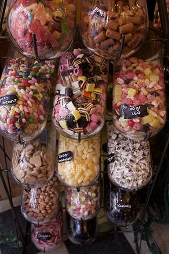 Verschillende soorten snoep in Sweets Antiques