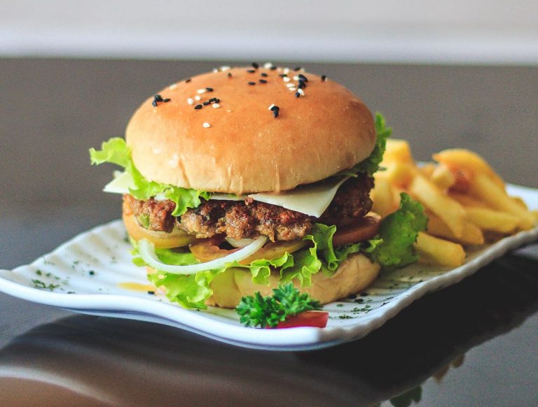 Snackbar burger 3 768x582