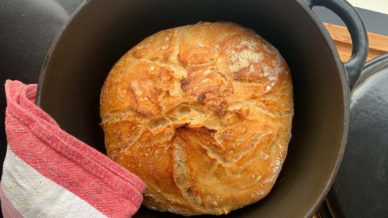 Knapperig en luchtig zelf gebakken brood