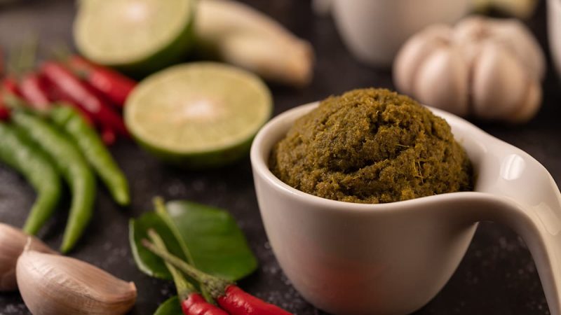 Zelfgemaakte Thaise groene currypasta
