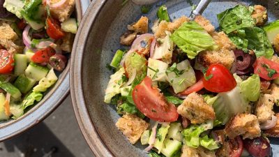 Panzanella Italiaanse broodsalade