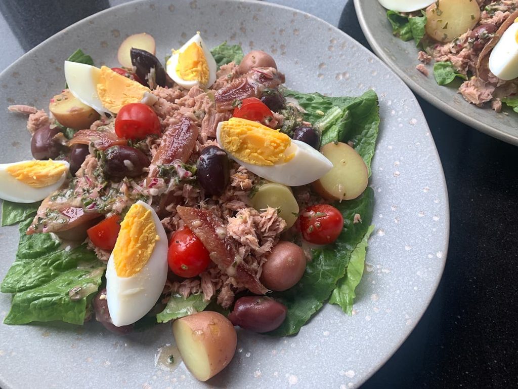Salad nicoise met ansjovis en tonijn