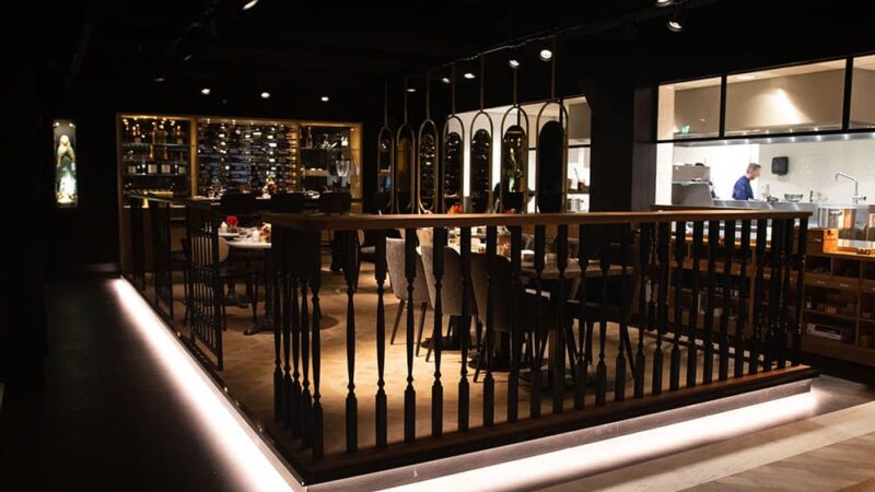 The Saint Food Wine bar 800x450