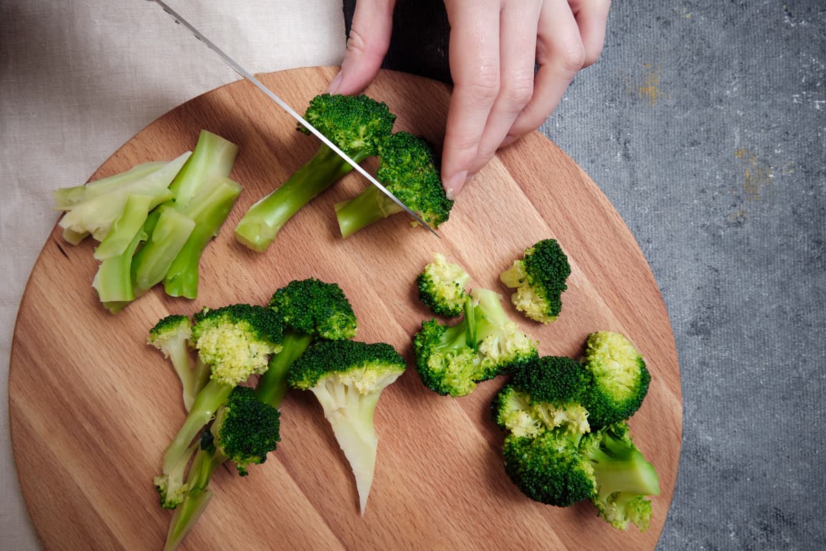 Broccoli bewaren in de koelkast, vriezer of water: wat is de beste methode?