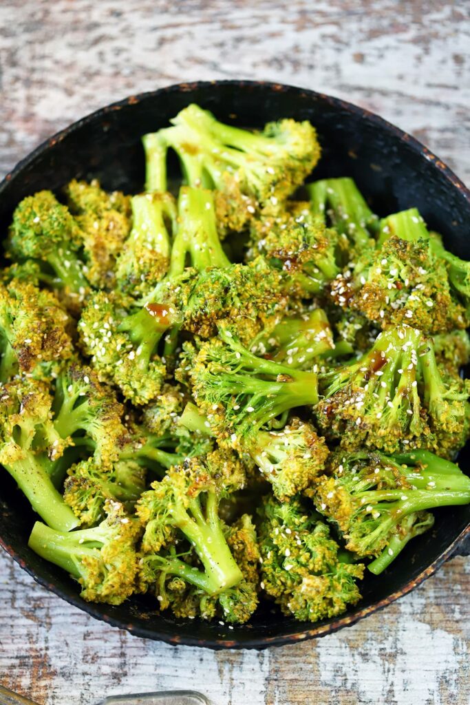 Broccoli in de oven met sesamzaadjes