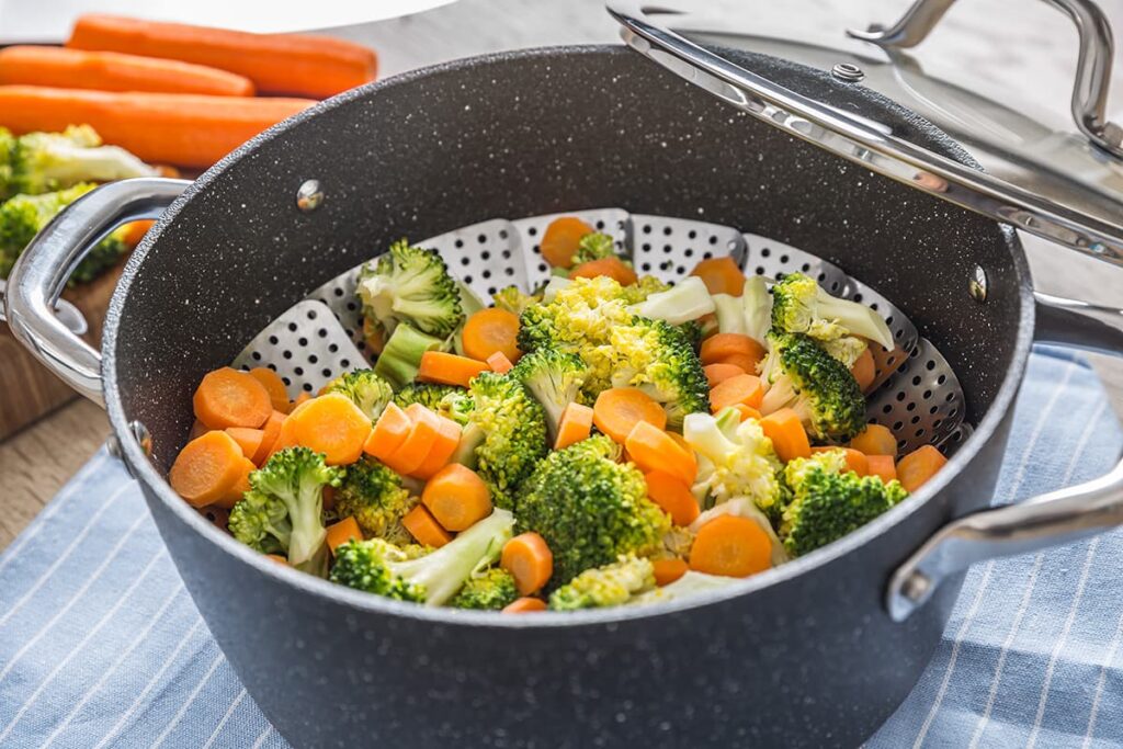 Gestoomde broccoli en groenten