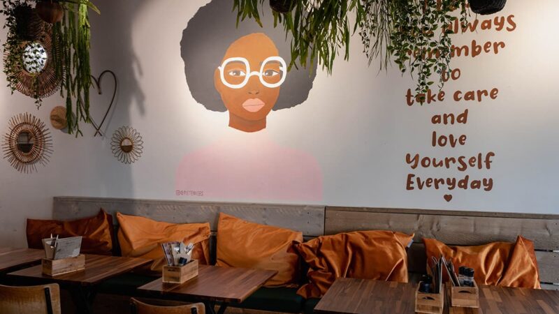 Persoonlijke noot op de muur bij Hemels 800x450