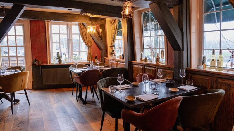 Uit eten in Hoorn met uitzicht over de haven bij JT Mos 800x450