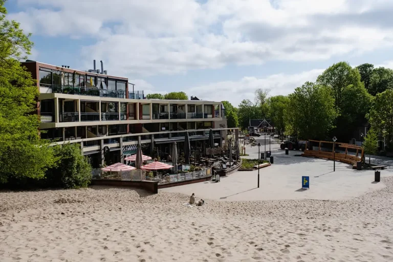 Aan het klimduin in Schoorl ligt Joop 768x512