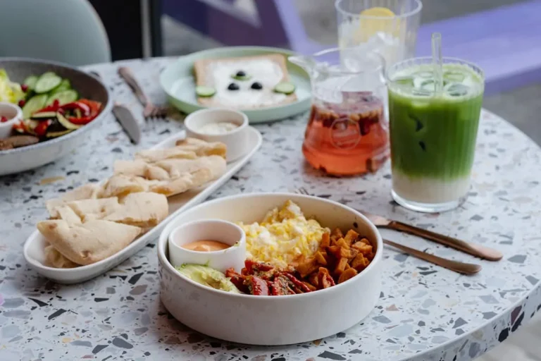 Gezellige gerechten en drankjes bij Bliss Kidscafe 768x512