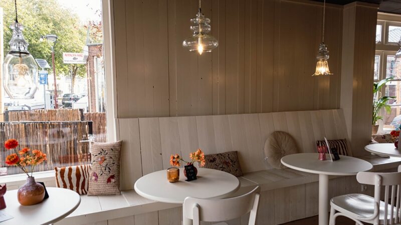 Knus interieur bij staions cafe Perron min 800x450
