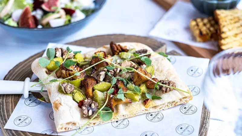 Pinsa van zelfgemaakt deeg 800x450