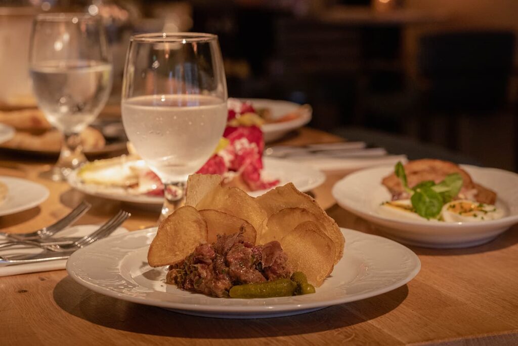 Steak tartaar met zelfgemaakte chips