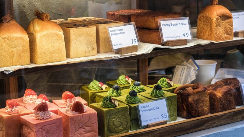 Diverse shokupan hartige en zoet gevulde broodjes 800x450