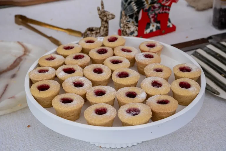 Originela Zweedse koekjes gevuld met jam 768x512