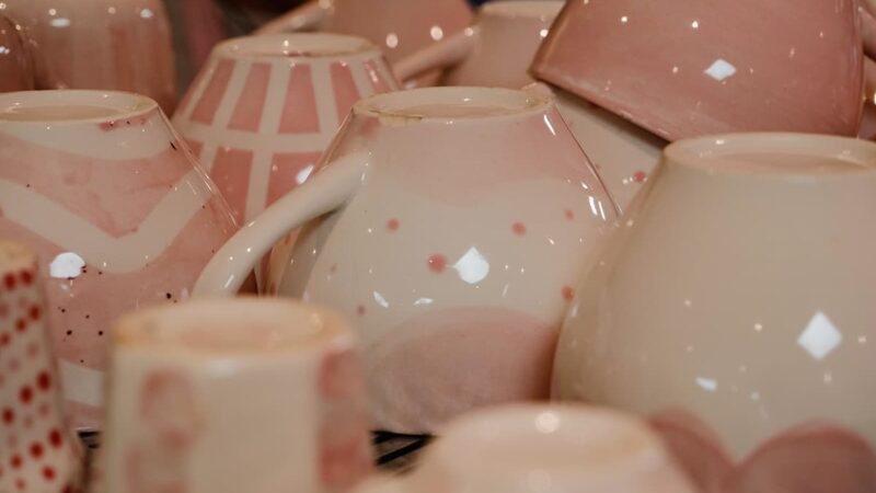 Geschilderde keramiek bij Fika Creative in Hoorn 800x450