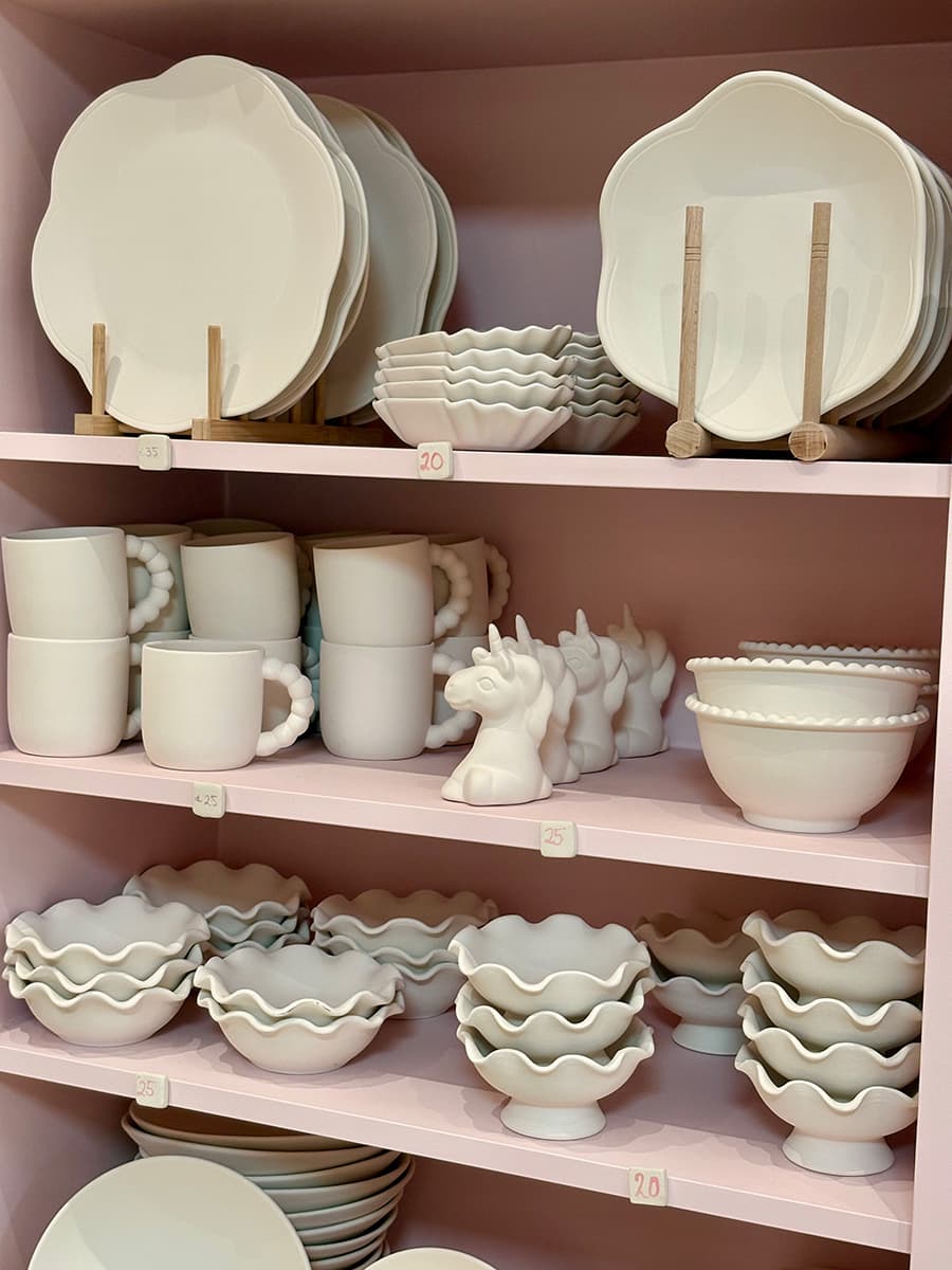 Kies zelf een keramiek item, de prijzen hiervoor variëren van € 10 tot € 75