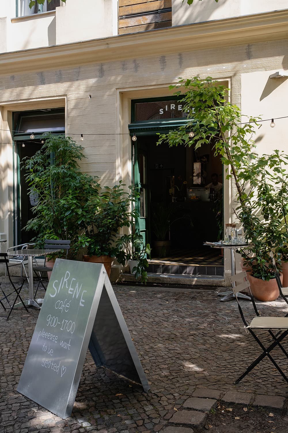 De entree van Sirene Berlin