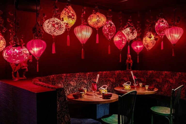 Roxy Dim Sum Canteen Haarlem gezellig interieur 768x512