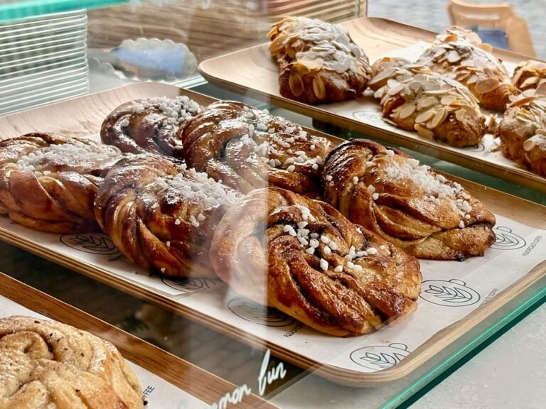 Zelfgemaakte gebakjes door Jan Hessel 768x576